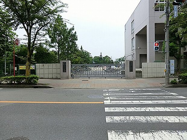 春日部市立粕壁小学校まで約1200m(徒歩15分)