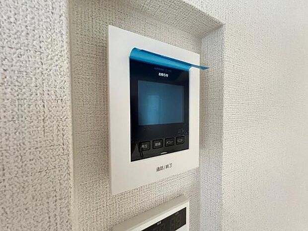 訪問者を確認できるTVモニター付きインターフォンです。