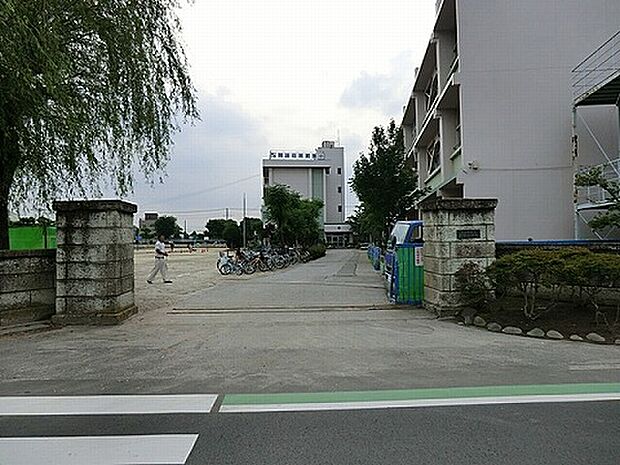 春日部市立武里小学校まで約1150m(徒歩15分)
