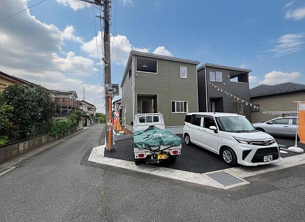 駐車場ももちろん完備しておりますのでお車所有の方にも心強いです。