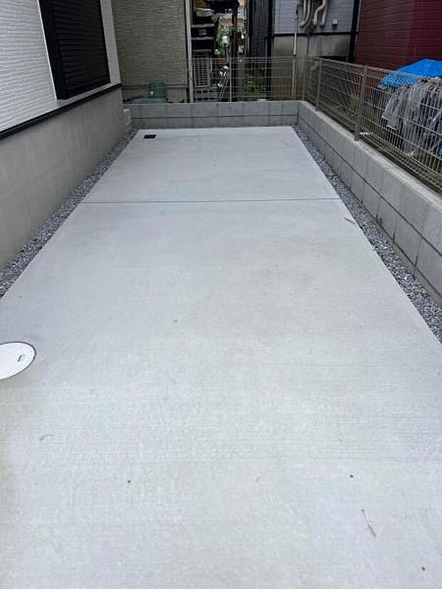 駐車場ももちろん完備しておりますのでお車所有の方にも心強いです。