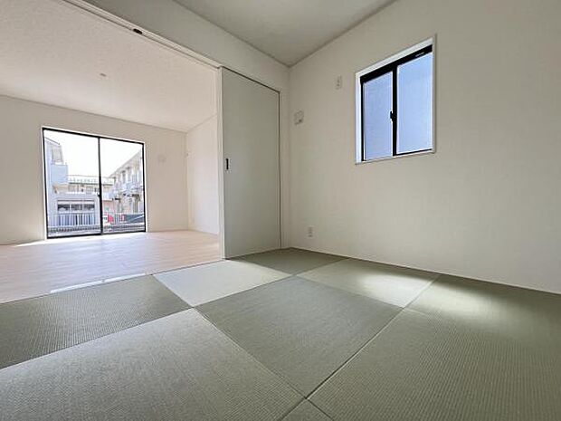 和室スペースです。畳のお部屋は寛げる空間ですね。