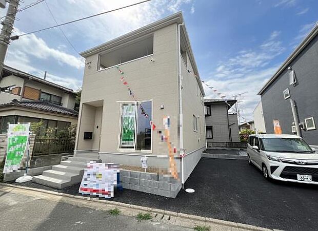 現地写真です。建物完成済・ご家族揃って建物と街並みをご覧いただけます。