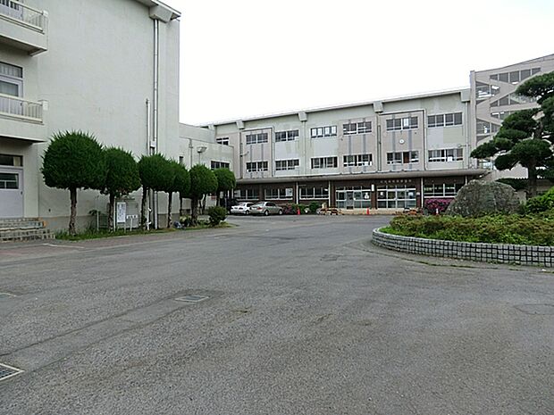 杉戸町立西小学校まで約1820m（徒歩23分）