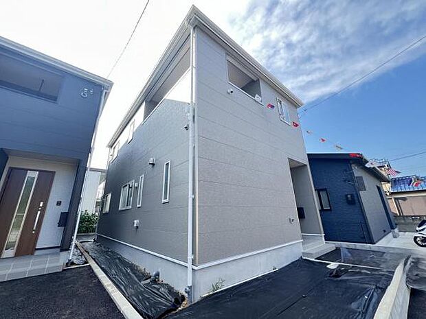 現地写真です。間取はファミリーにもおすすめ4LDKの新築戸建です。