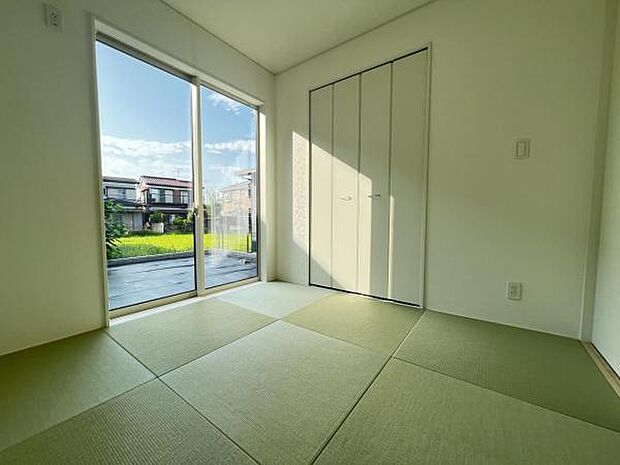 和室スペースです。畳のお部屋は寛げる空間ですね。