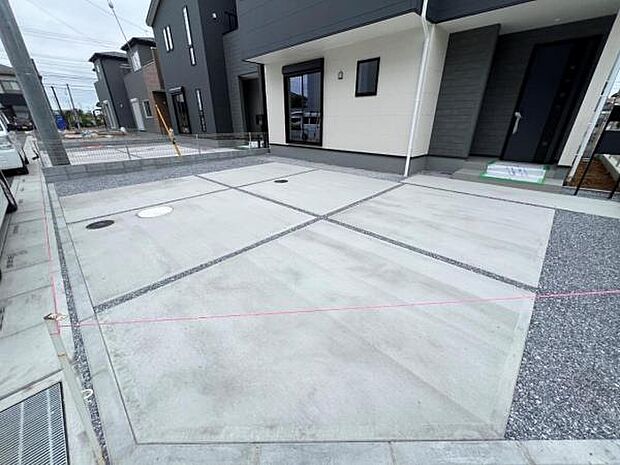 駐車場ももちろん完備しておりますのでお車所有の方にも心強いです。