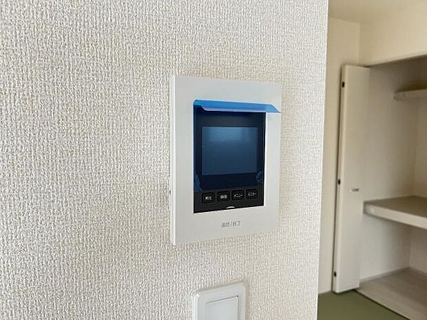 訪問者を確認できるTVモニター付きインターフォンです。