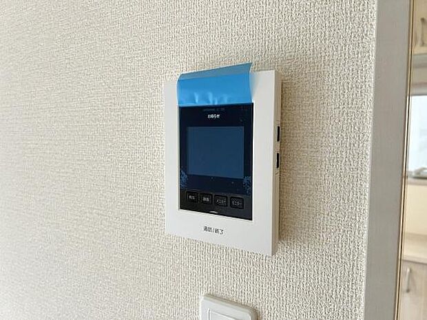 訪問者を確認できるTVモニター付きインターフォンです。