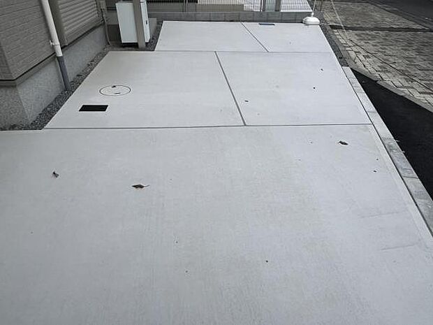 駐車場ももちろん完備しておりますのでお車所有の方にも心強いです。