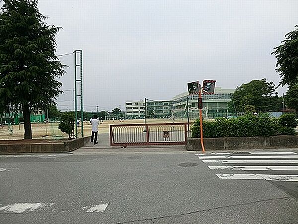 春日部市立春日部中学校まで約1030m（徒歩13分）