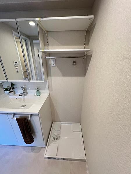 お天気を気にせずお洗濯ができ、室内干し可能です。
