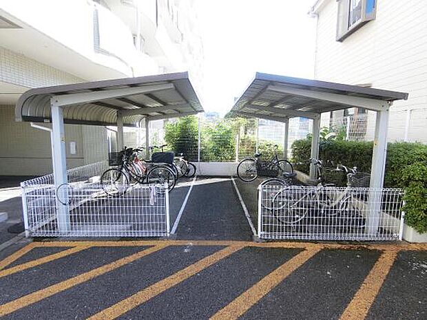 自転車置き場です。最新の空き状況はご確認ください。