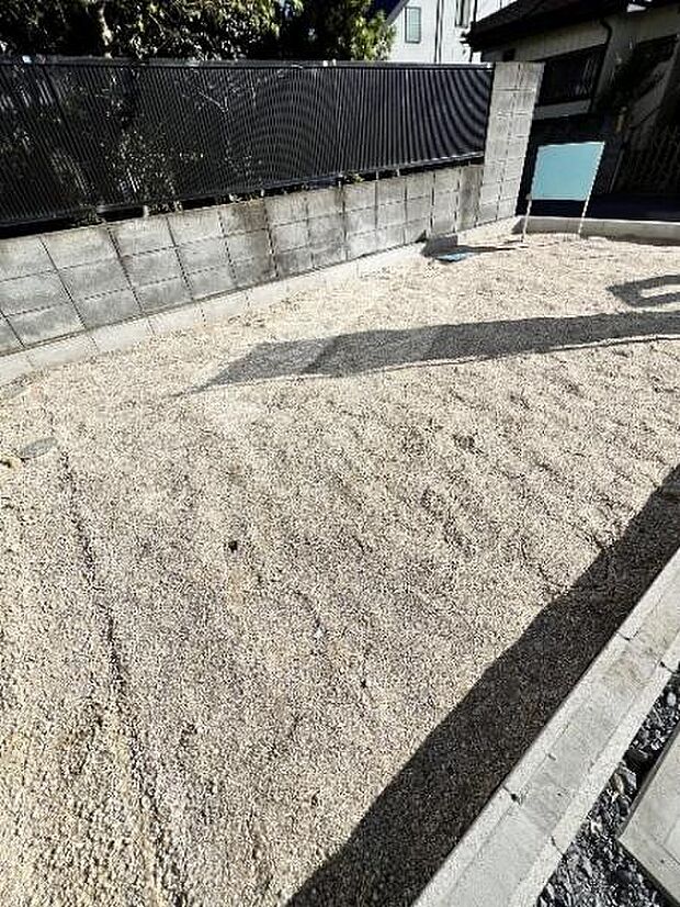 お庭スペースは、ガーデニングやお子様との外遊びなど多彩な用途でお楽しみいただけます。