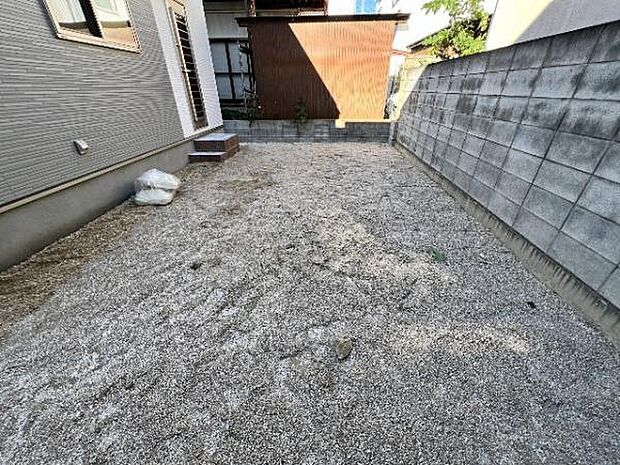 お子様の遊び場として、ペットとふれあいの場としていかがですか。