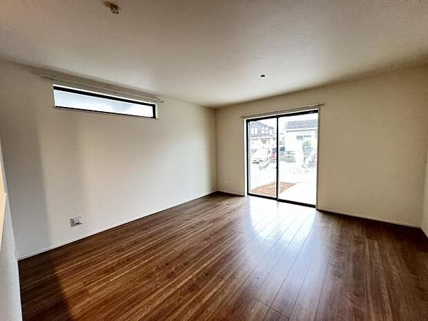 リビングダイニングになります。ご家族そろっての素敵な空間になりそうですね。