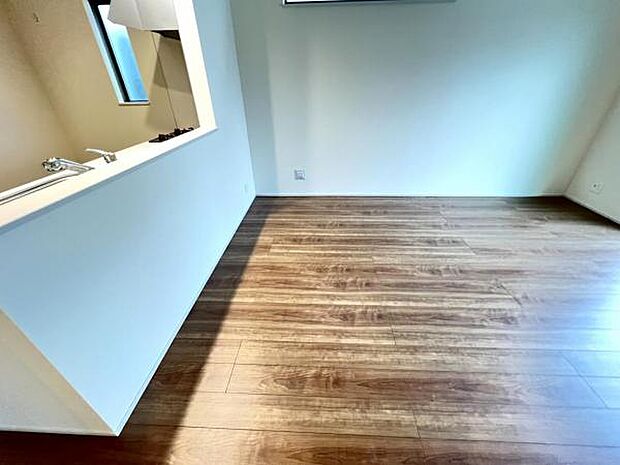 ご家族の温かい時間を演出するダイニングスペースです。