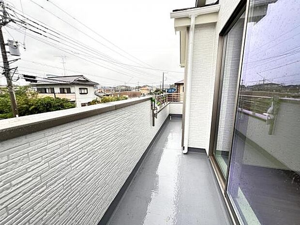 お洗濯ものを気持ち良く太陽の光で干せるのが嬉しいですね。