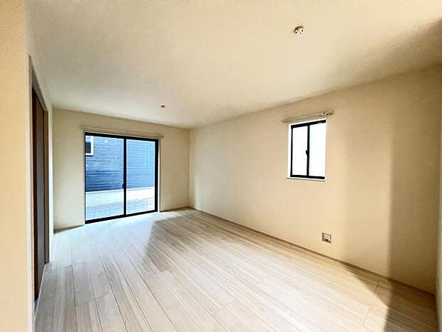 リビングダイニングになります。ご家族そろっての素敵な空間になりそうですね。