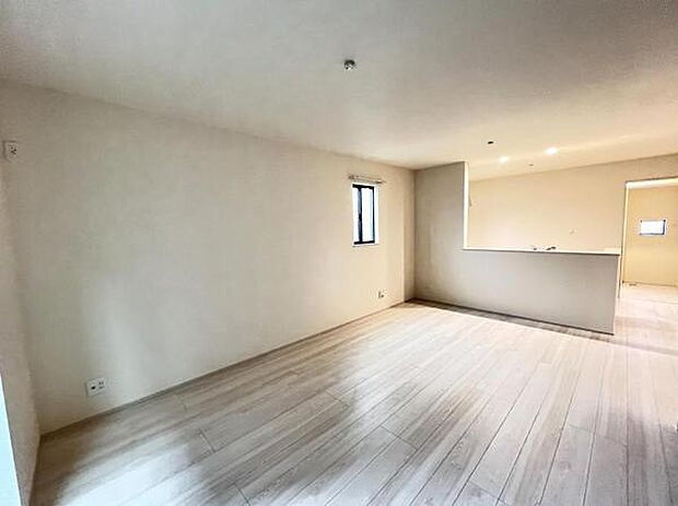 家族団らんの場所としてゆったりと居心地の良いリビングです。