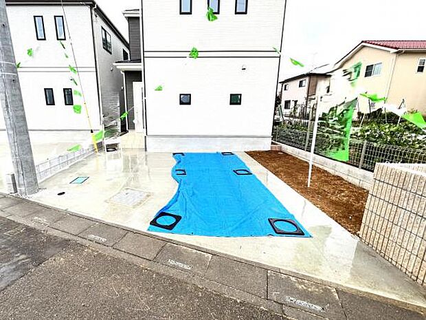 駐車場ももちろん完備しておりますのでお車所有の方にも心強いです。