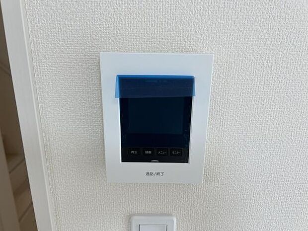 TVモニター付きインターフォンで、お部屋から訪問者を確認できます。