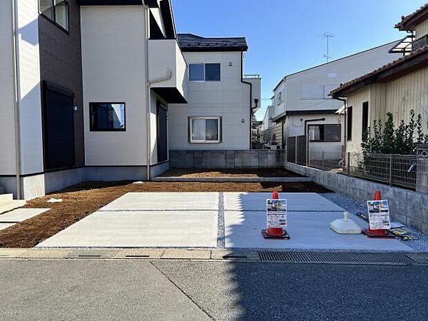 駐車場ももちろん完備しておりますのでお車所有の方にも心強いです。