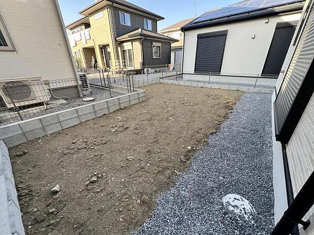 お庭スペースは、ガーデニングやお子様との外遊びなど多彩な用途でお楽しみいただけます。