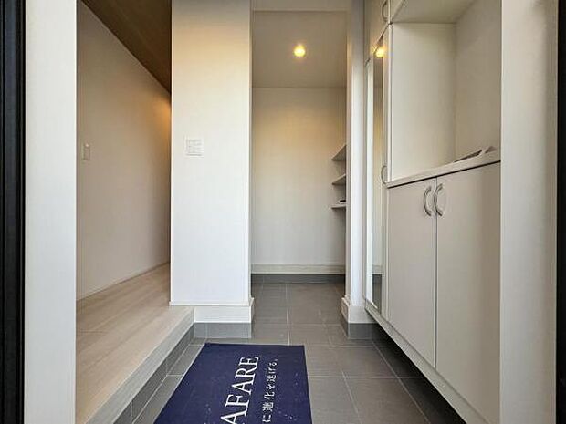 玄関がいつも片づくシューズインクローゼットがあります。