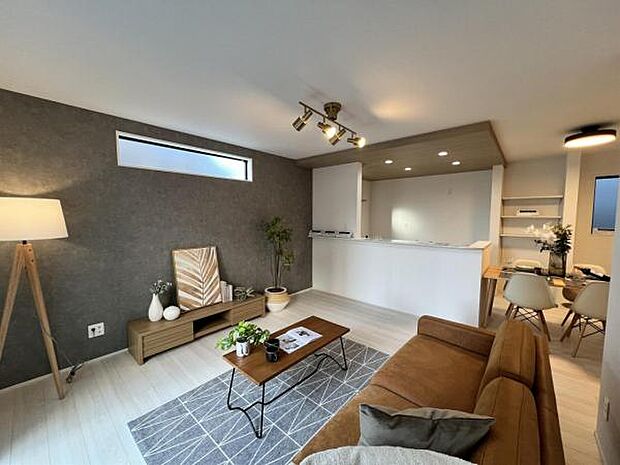 家族団らんの場所として、ゆったりと居心地の良いリビングです。