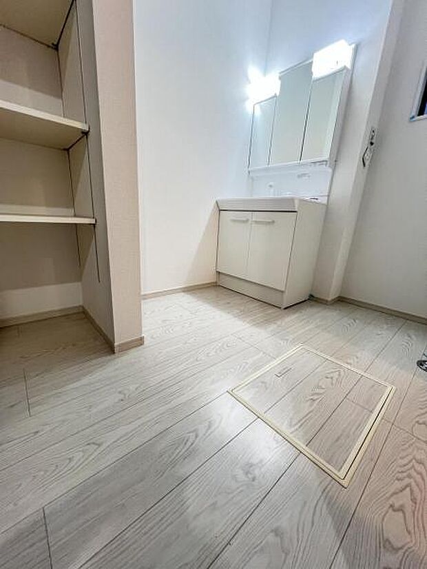 脱衣所は小さなお子様がいるご家庭にも重宝されます。