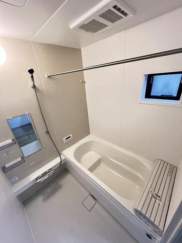 スタイリッシュな浴室で1日の疲れをゆったり癒されるのもいいですね。