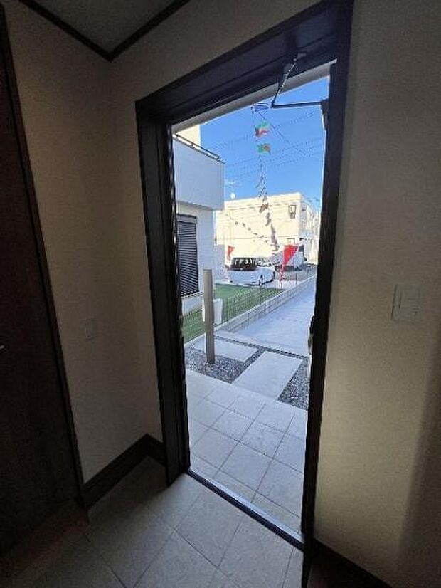 いつも気持ちよくご家族を迎えられる玄関です。