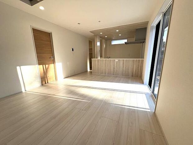 リビングダイニングになります。ご家族そろっての素敵な空間になりそうですね。