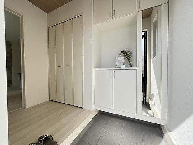 いつも気持ちよくご家族を迎えられる玄関です。