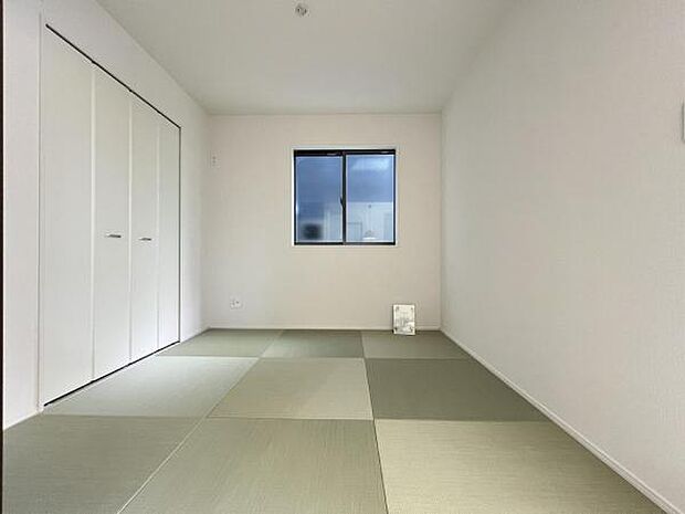 和室スペースです。畳のお部屋は寛げる空間ですね。