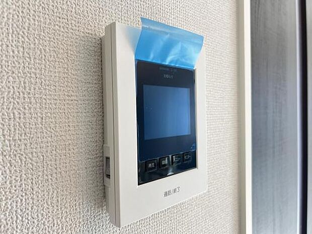 訪問者を確認できるTVモニター付きインターフォンです。
