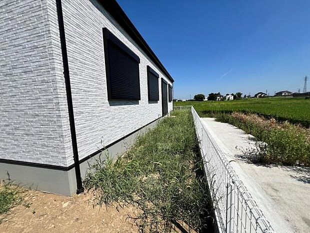 お庭スペースは、ガーデニングやお子様との外遊びなど多彩な用途でお楽しみいただけます。