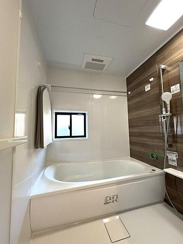 スタイリッシュな浴室で1日の疲れをゆったり癒されるのもいいですね。