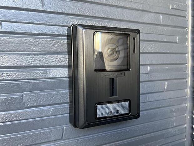 訪問者を確認できるTVモニター付きインターフォンです。