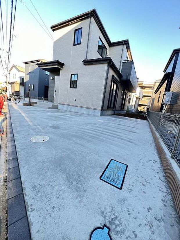 駐車場ももちろん完備しておりますのでお車所有の方にも心強いです。