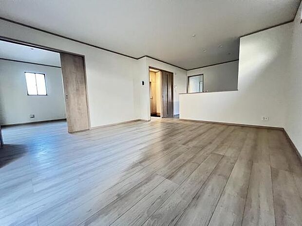 リビングダイニングになります。ご家族そろっての素敵な空間になりそうですね。