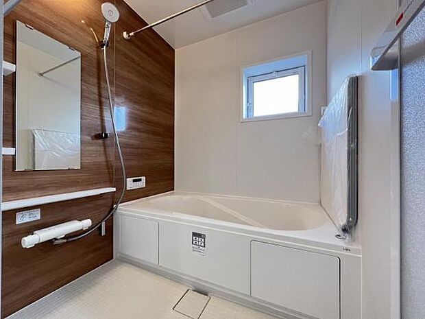 前面道路を含めた現地写真です。ぜひ周辺環境も併せてご覧ください。