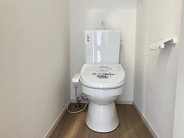 各階にトイレを設けており、ご家族が揃う時もゆとりをもってご利用いただけます。