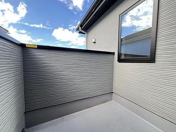 お洗濯ものを気持ち良く太陽の光で干せるのが嬉しいですね。