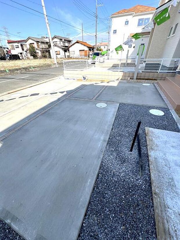 セカンドカーにも便利な駐車2台可能です。