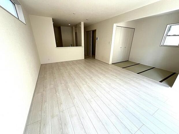 リビングダイニングになります。ご家族そろっての素敵な空間になりそうですね。