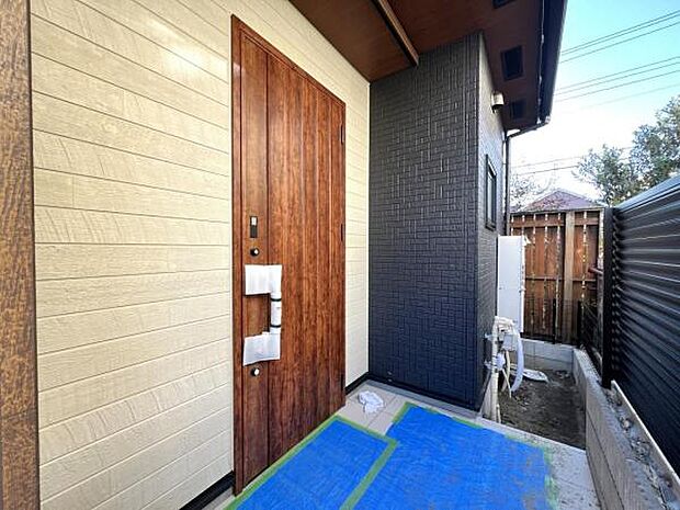 綺麗で明るい玄関でお客様をお迎えいただけます。