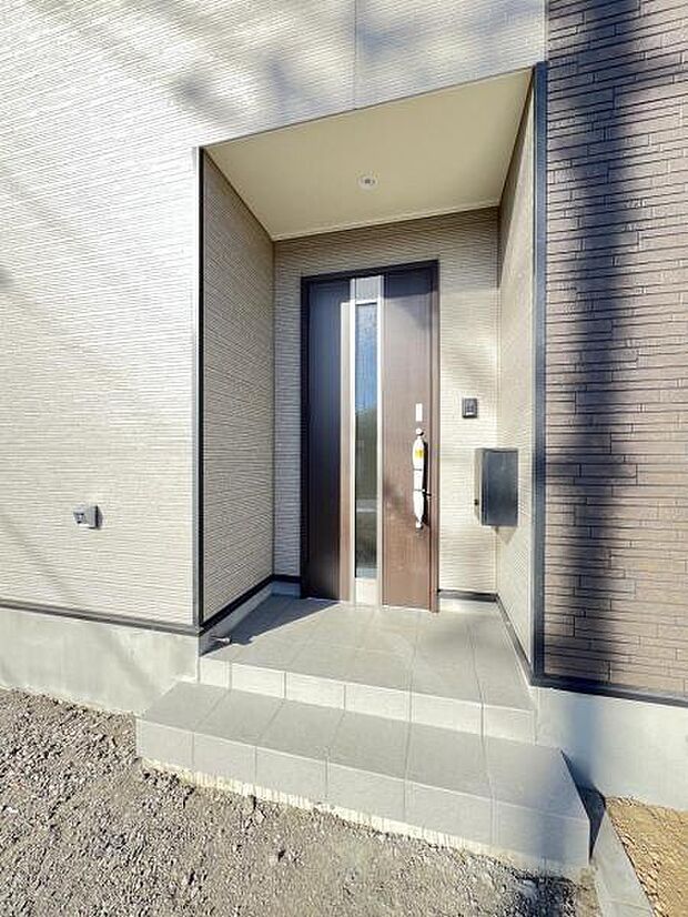 いつも気持ちよくご家族を迎えられる玄関です。