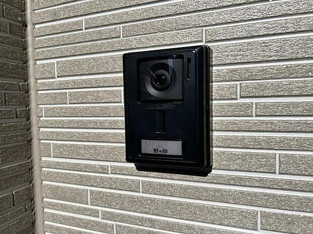 モニター付きインターフォンもうれしい標準装備です。